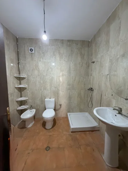 Tirane, shitet apartament 2+1 Kati 3, 92 m² 145.000 € (Kompleksi Fratari)
