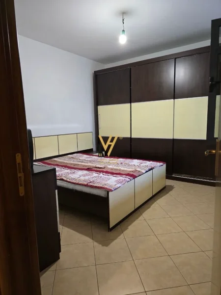 Tirane, jepet me qera apartament 2+1+Ballkon Kati 4, 84 m² 470 € (CASA ITALIA)