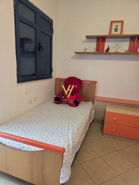 Tirane, jepet me qera apartament 2+1+Ballkon Kati 4, 84 m² 470 € (CASA ITALIA)