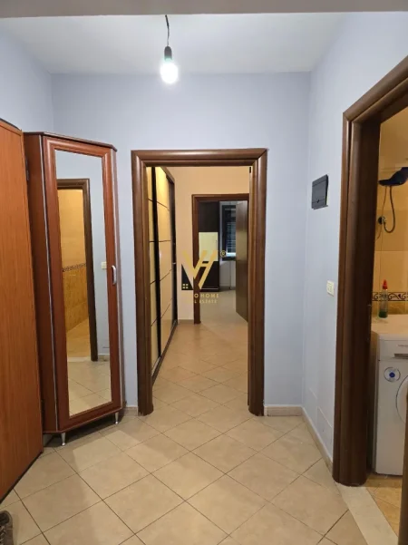 Tirane, jepet me qera apartament 2+1+Ballkon Kati 4, 84 m² 470 € (CASA ITALIA)