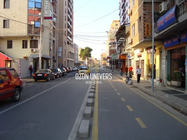 Tirane, shitet apartament 1+1+Ballkon Kati 1, 67 m² 199.680 € (Rruga e barrikadave)