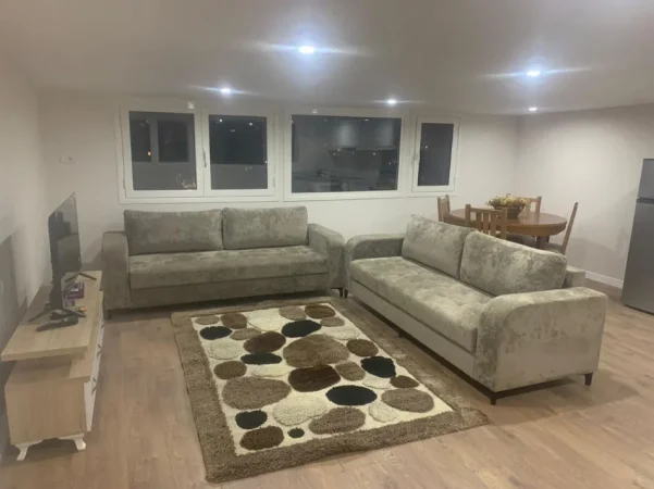 Tirane, jepet me qera apartament 1+1+Aneks+Ballkon Kati 5, 73 m² 450 € (bulevaredi i ri)