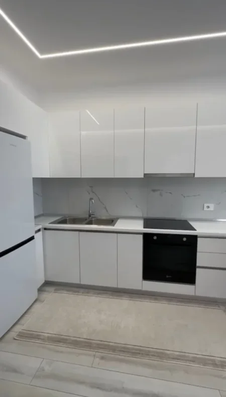 Tirane, jepet me qera apartament 1+1+Ballkon Kati 3, 400 € 