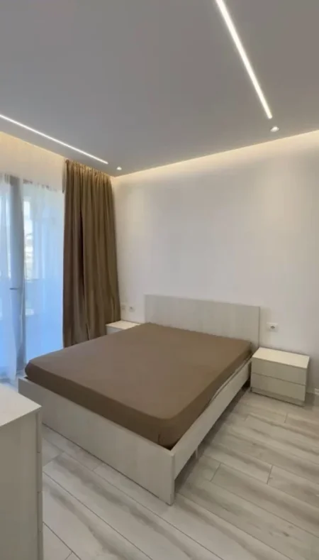 Tirane, jepet me qera apartament 1+1+Ballkon Kati 3, 400 € 