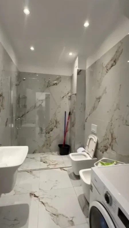 Tirane, jepet me qera apartament 1+1+Ballkon Kati 3, 400 € 