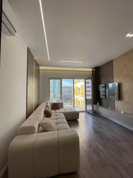 Tirane, jepet me qera apartament 2+1 , 900 € (ZOGU I ZI)