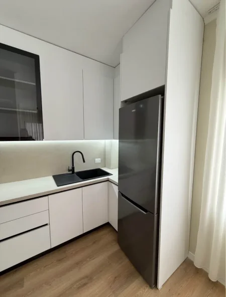 Jepet me Qera Apartament 1+1 Tek Terminali tek Casa Italia