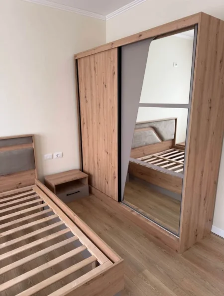 Jepet me Qera Apartament 1+1 Tek Terminali tek Casa Italia