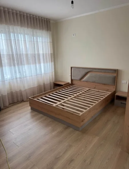 Jepet me Qera Apartament 1+1 Tek Terminali tek Casa Italia