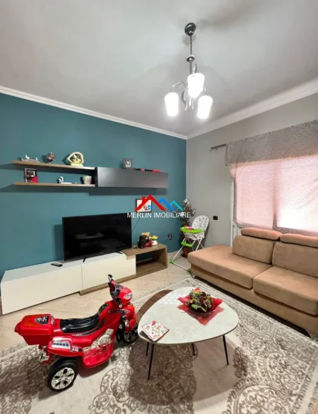Tirane, jepet me qera apartament Kati 3, 100 m² 417 € (RRUGA HALIL KRUETANI,MISTO MAME)