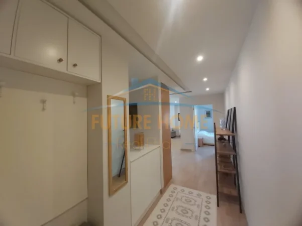 Tirane, jepet me qera apartament 3+1 Kati 3, 134 m² 1.000 € (eduart mano)