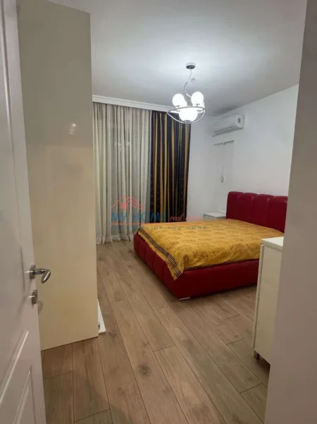 Tirane, jepet me qera apartament 2+1+Ballkon Kati 2, 85 m² 900 € (Rruga Islam Alla)