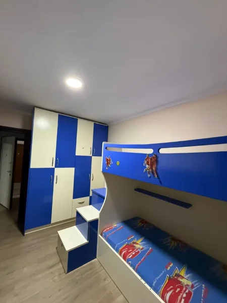 Tirane, shes apartament 2+1 Kati 5, 83 m² 136.000 € (Oxhaku)