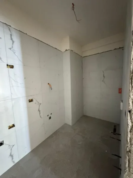 Tirane, shitet apartament 2+1 Kati 1, 106 m² 132.875 € (rruga 29 nentori)