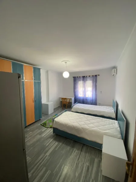 Tirane, jepet me qera apartament 2+1 Kati 6, 120 m² 600 € (LAPRAKE)