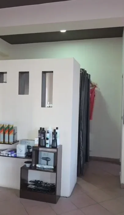 Tirane, jepet me qera dyqan Kati 0, 50 m² 600 € (RRUGA E ELBASANIT)