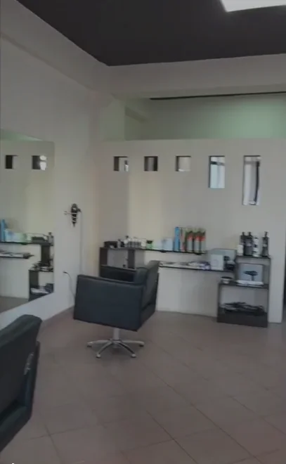 Tirane, jepet me qera dyqan Kati 0, 50 m² 600 € (RRUGA E ELBASANIT)