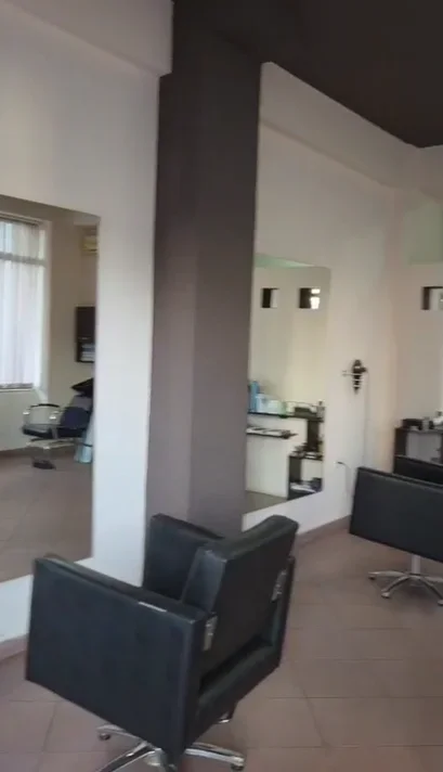 Tirane, jepet me qera dyqan Kati 0, 50 m² 600 € (RRUGA E ELBASANIT)