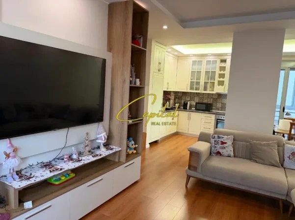 Tirane, jepet me qera apartament 2+1 Kati 5, 94 m² 750 € (LIQENI I THATE)
