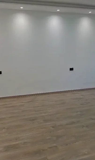 Tirane, jepet me qera zyre Kati 1, 50 m² 750 € (SHESHI WILLSON)