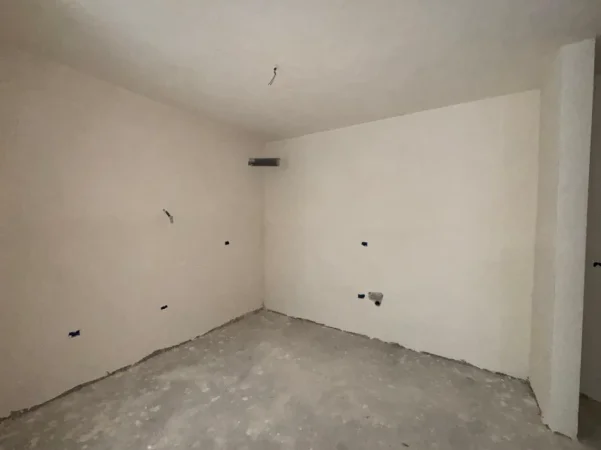 Tirane, shitet apartament 1+1 Kati 1, 74 m² 130.000 € (FUSHA E AVIACIONIT)