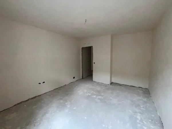 Tirane, shitet apartament 1+1 Kati 1, 74 m² 130.000 € (FUSHA E AVIACIONIT)