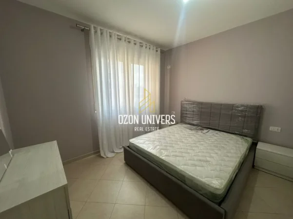 Tirane, jepet me qera apartament 3+1+Ballkon Kati 2, 145 m² 1.000 € (5 Maji)