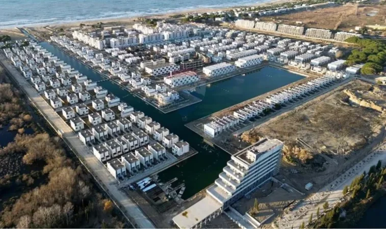 Durres, shitet apartament , 678 m² (Gjiri i lalzit ID: 530581010-30)