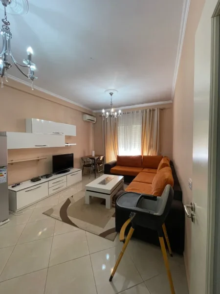 Tirane, jepet me qera apartament 1+1+Ballkon Kati 4, 68 m² 570 € (Astir)
