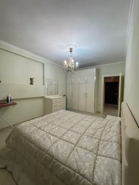 Tirane, jepet me qera apartament 1+1+Ballkon Kati 4, 68 m² 570 € (Astir)