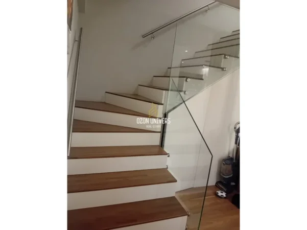 Tirane, jepet me qera apartament duplex Dublex Kati 4, 120 m² 1.100 € (5 Maji)