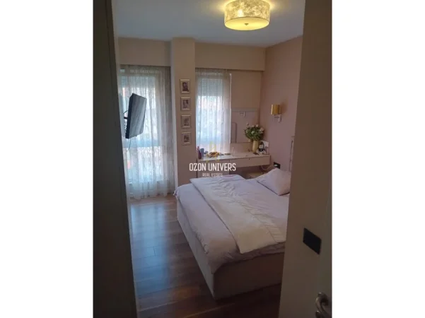 Tirane, jepet me qera apartament duplex Dublex Kati 4, 120 m² 1.100 € (5 Maji)