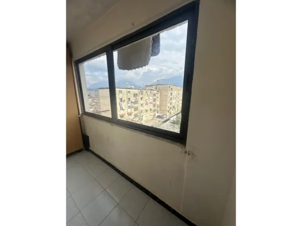 Tirane, jepet me qera apartament 1+1 Kati 5, 75 m² 400 € (Allias)