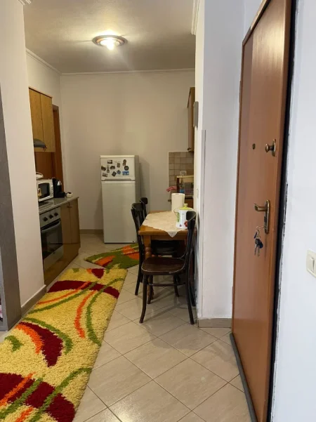 Tirane, jepet me qera apartament 2+1 Kati 9, 400 € (Jordan Misja)
