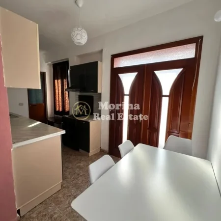 Tirane, jepet me qera shtepi 1+1 Kati 2, 70 m² 300 € (Kodra e Priftit)