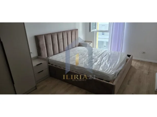 Tirane, jap me qera apartament 2+1+Ballkon Kati 2, 80 m² 500 € (Apartament 2+1+Post Parkimi me qira tek Univers City)