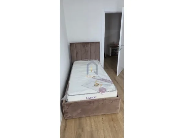 Tirane, jap me qera apartament 2+1+Ballkon Kati 2, 80 m² 500 € (Apartament 2+1+Post Parkimi me qira tek Univers City)