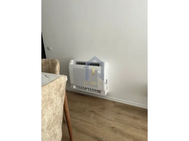 Tirane, jap me qera apartament 2+1+Ballkon Kati 2, 80 m² 500 € (Apartament 2+1+Post Parkimi me qira tek Univers City)