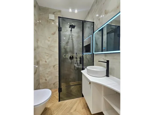 Tirane, jepet me qera apartament 2+1 Kati 4, 124 m² 1.200 € (Liqeni i Thate)