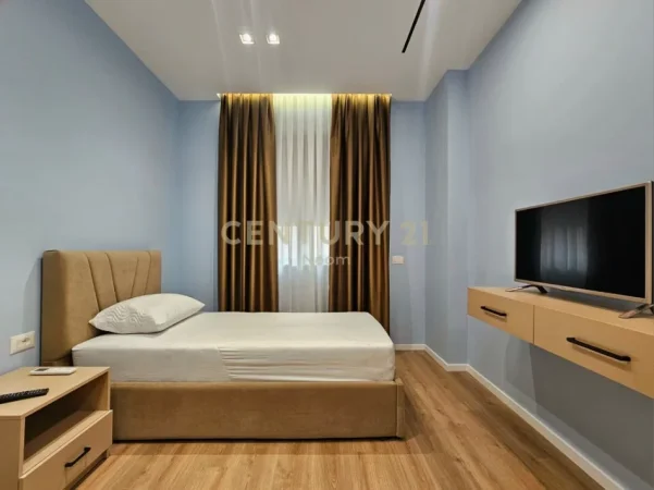 Tirane, jepet me qera apartament 2+1 Kati 4, 124 m² 1.200 € (Liqeni i Thate)