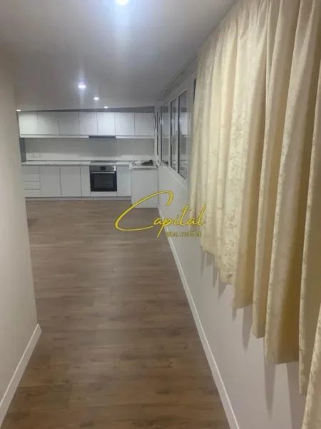 Tirane, jepet me qera apartament 1+1 Kati 4, 73 m² 450 € (SIRI KODRA)