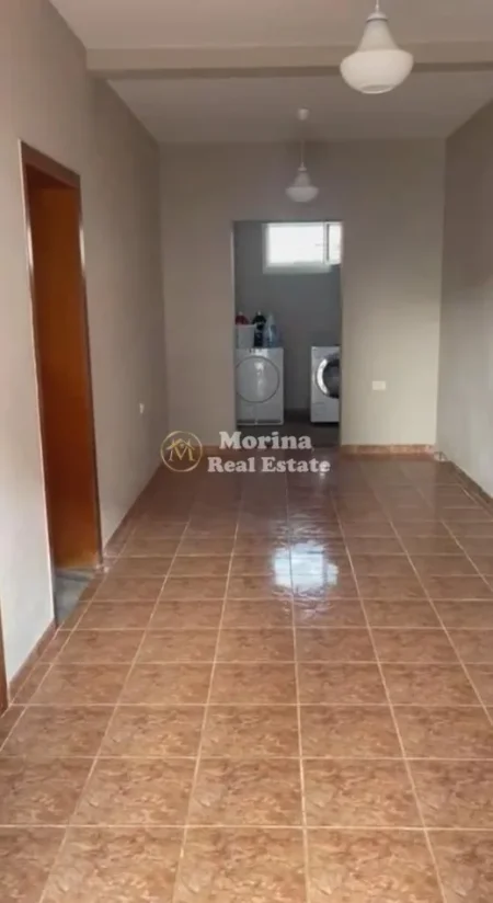 Tirane, jepet me qera shtepi 2+1 Kati 1, 130 m² 650 € (Porcelan)