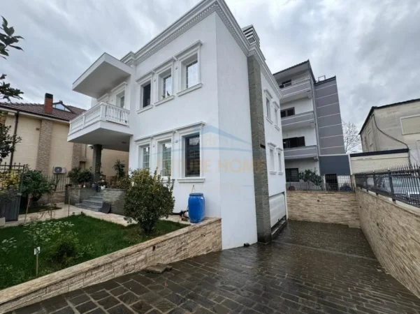 Tirane, shitet Vile 3+1 Kati 1, 320 m² 375.000 € (Kamez)