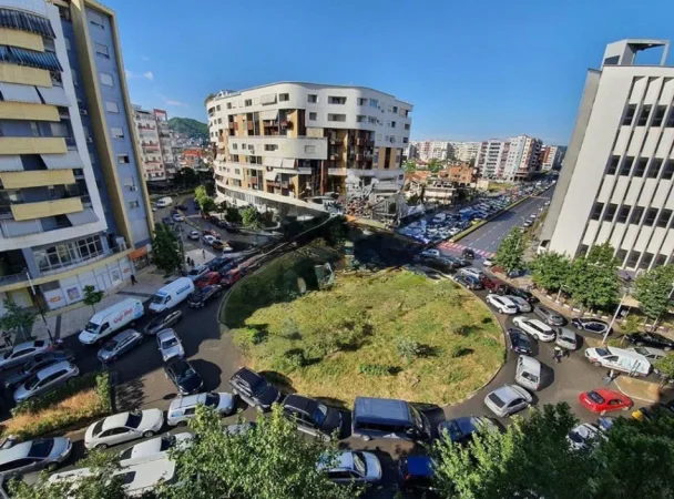 Tirane, jap me qera ambjent biznesi Kati 0, 30 m² 1.500 € (Ambient Biznesi me qira Astir Buze rruges kryesore)