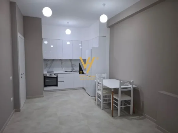 Tirane, jepet me qera apartament 1+1+Ballkon Kati 6, 60 m² 620 € (YZBERISHT, RRUGA BEDRI KARAPICI)