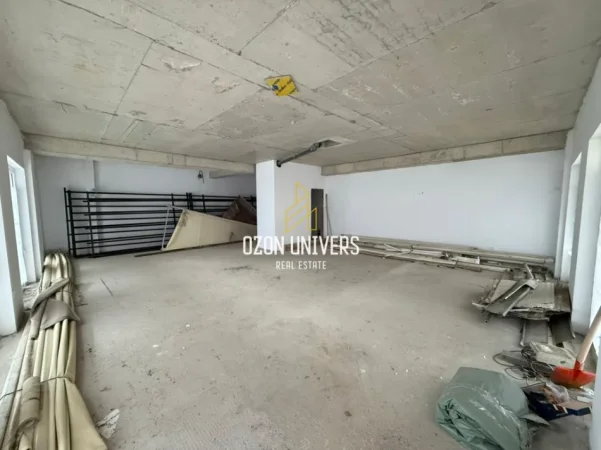 Tirane, jepet me qera ambjent biznesi Kati 0, 110 m² 1.200 € (Ali Demi)