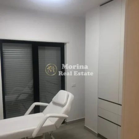 Tirane, jepet me qera apartament 3+1 Kati 10, 116 m² 750 € (Selvia)