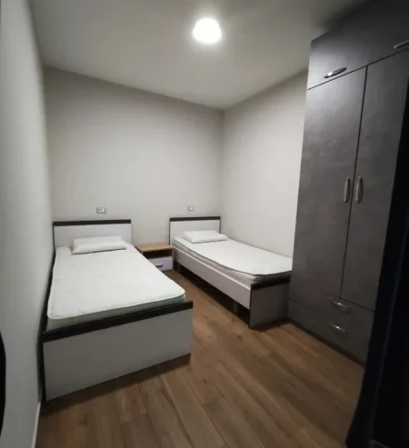 Tirane, jepet me qera garsonier Kati 1, 35 m² 380 € (Oxhaku)