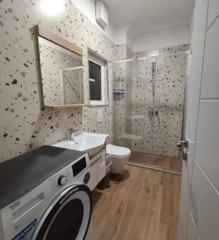 Tirane, jepet me qera garsonier Kati 1, 35 m² 380 € (Oxhaku)