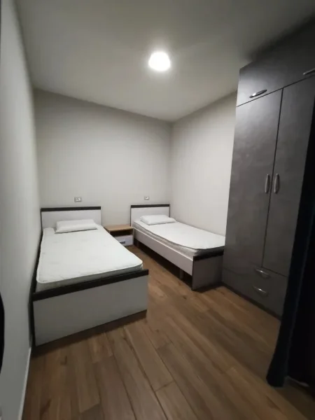 Tirane, jepet me qera garsonier Kati 1, 35 m² 380 € (Oxhaku)